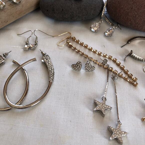 Bundle of 13 Earrings Silver tone Rhinestones Formal Prom Wedding Special Event - Picture 14 of 16